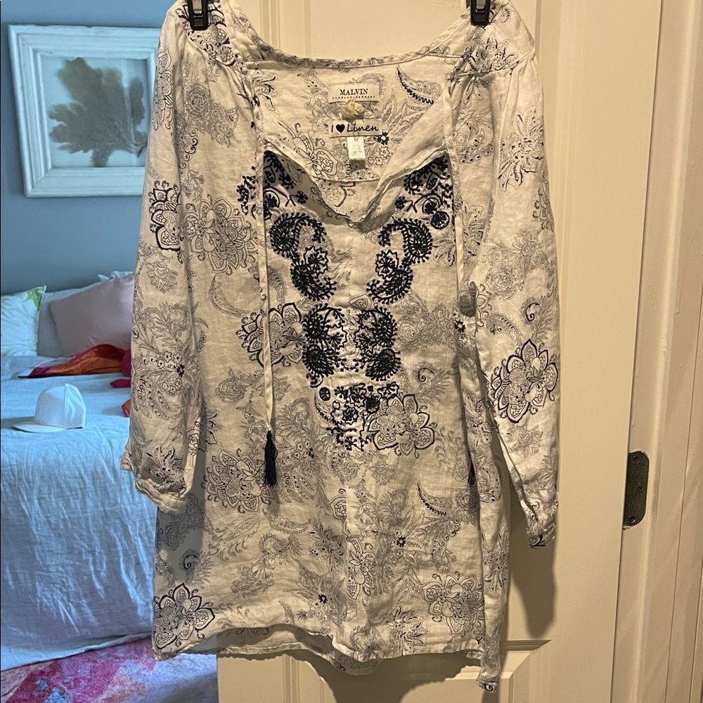 Malvin I Love Linen  Navy and White Floral Tunic